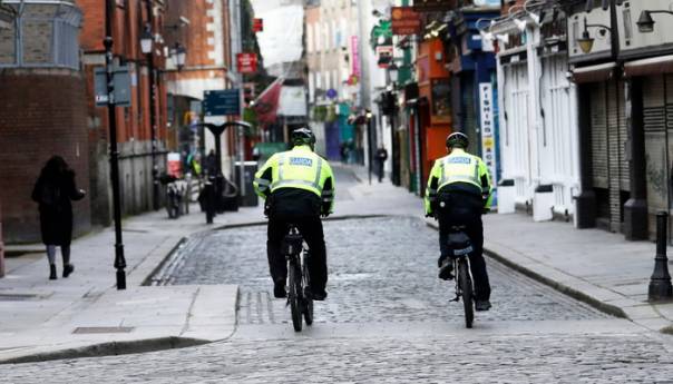 Irska naredila zatvaranje barova i restorana u 20 sati