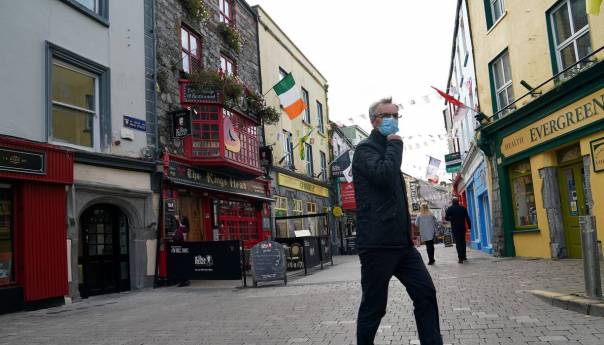 Irska ukida većinu Covid restrikcija