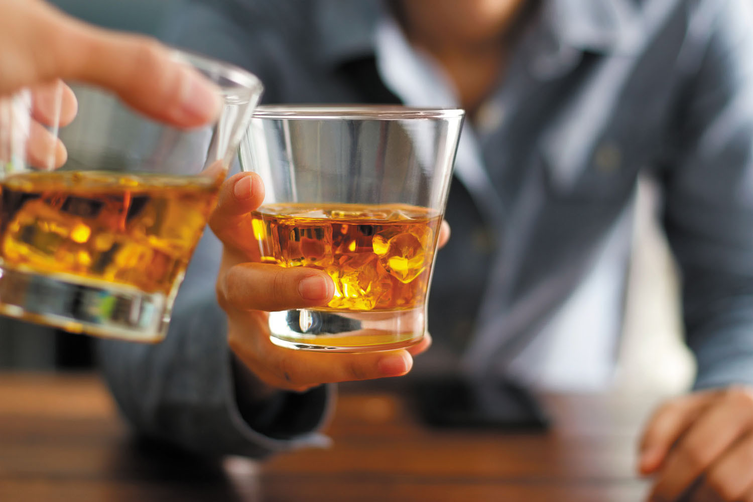Irska uvodi minimalnu cijenu alkohola u namjeri da odvrati od opijanja