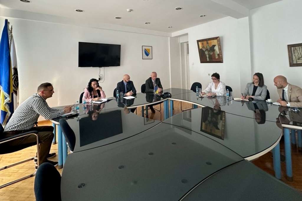 Isak i Munjić sa predstavnicima OSCE-a o odlasku policajaca u penziju