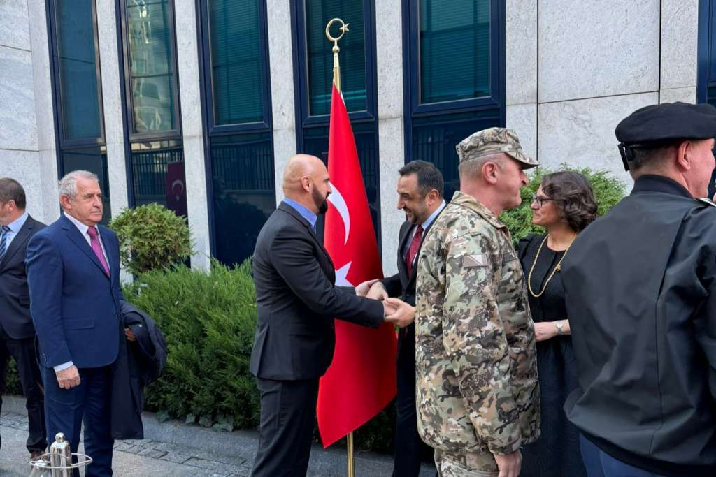 Isak na prijemu povodom obilježavanja 102. godišnjice postojanja Republike Turske
