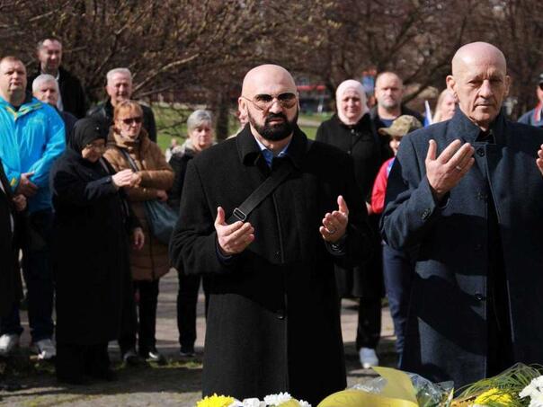 Isak: Nismo posustali u ratu, nećemo ni danas u miru