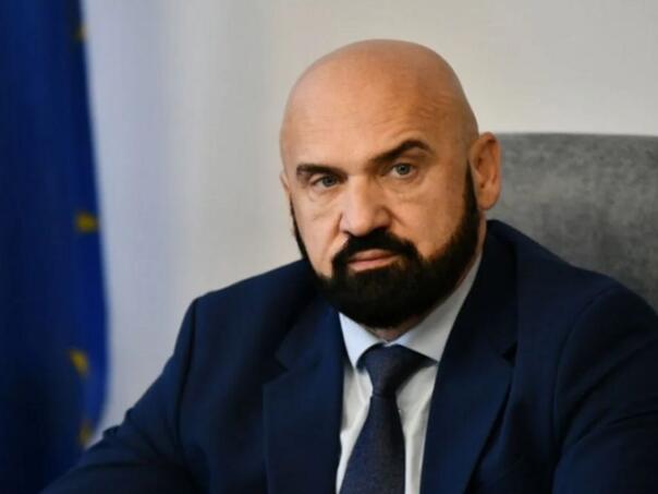 Isak: Radili smo pod granatama, zmijica nas ne treba zaustaviti!