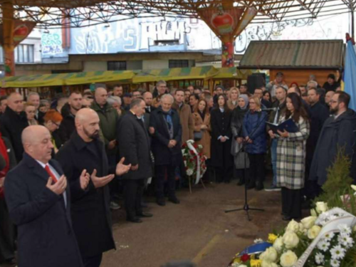 Isak odao počast žrtvama masakra na Markalama