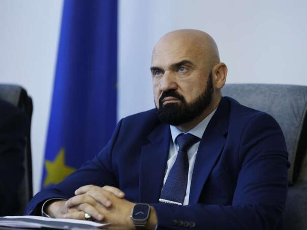 Isak odgovara Dodiku: Vojni rok samo unutar BiH