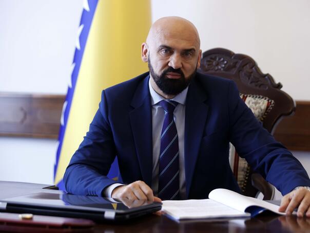 Isak poručio Dodiku: Ako proglasiš nezavisnost u 11 sati, u 11:01 ćeš biti iza rešetaka