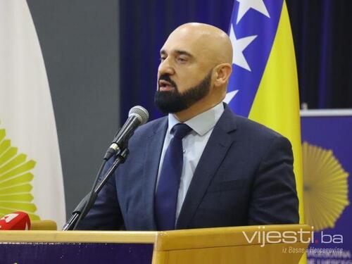 Isak: SIPA treba da uradi posao, a Dodiku treba psihijatar