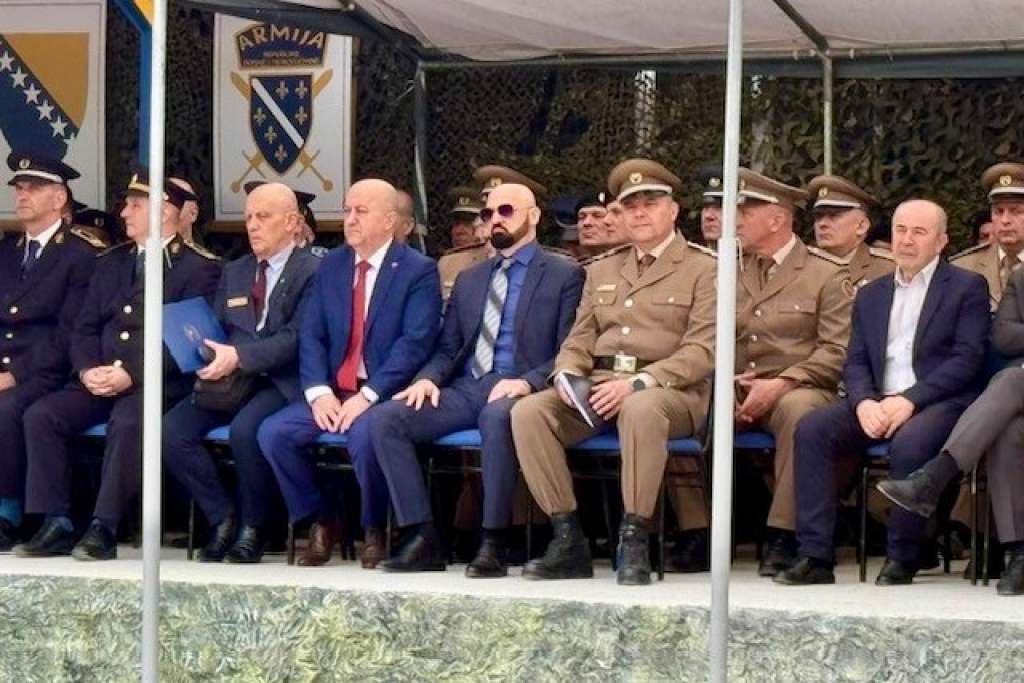 Isak na obilježavanju 33. godišnjice Armije RBiH: Nikada ne trebamo zaboraviti prošlost