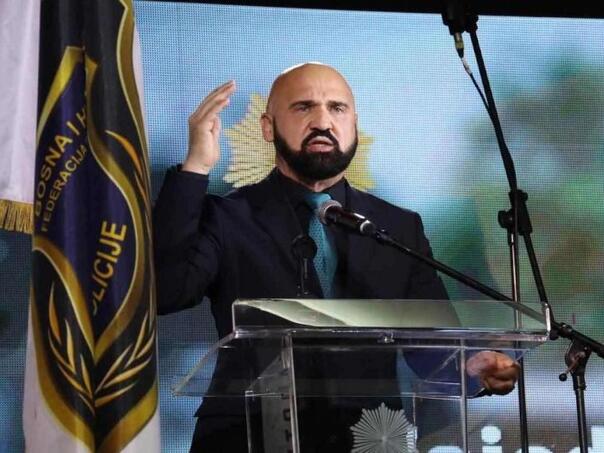 Isak: Vrijeme je da prestanemo sa sabur-politikom