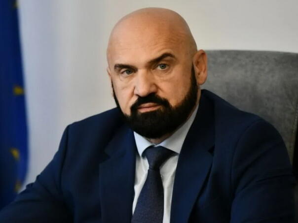 Isak zastupniku SNSD-a: Niste relevantni da pričate o povratnicima