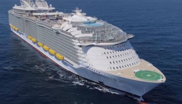 Iskrcani putnici s kruzera na Tahitiju