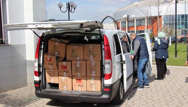 Islamska zajednica dodijelila 200 paketa za četiri udruženja