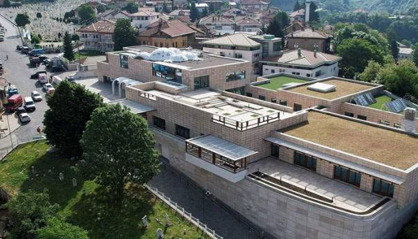 Islamska zajednica: Šutke se državna imovina prepušta separatistima