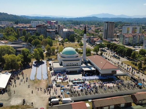 Islamski centar u Lukavcu - 15 godina rada krunisano trajnim vakufom