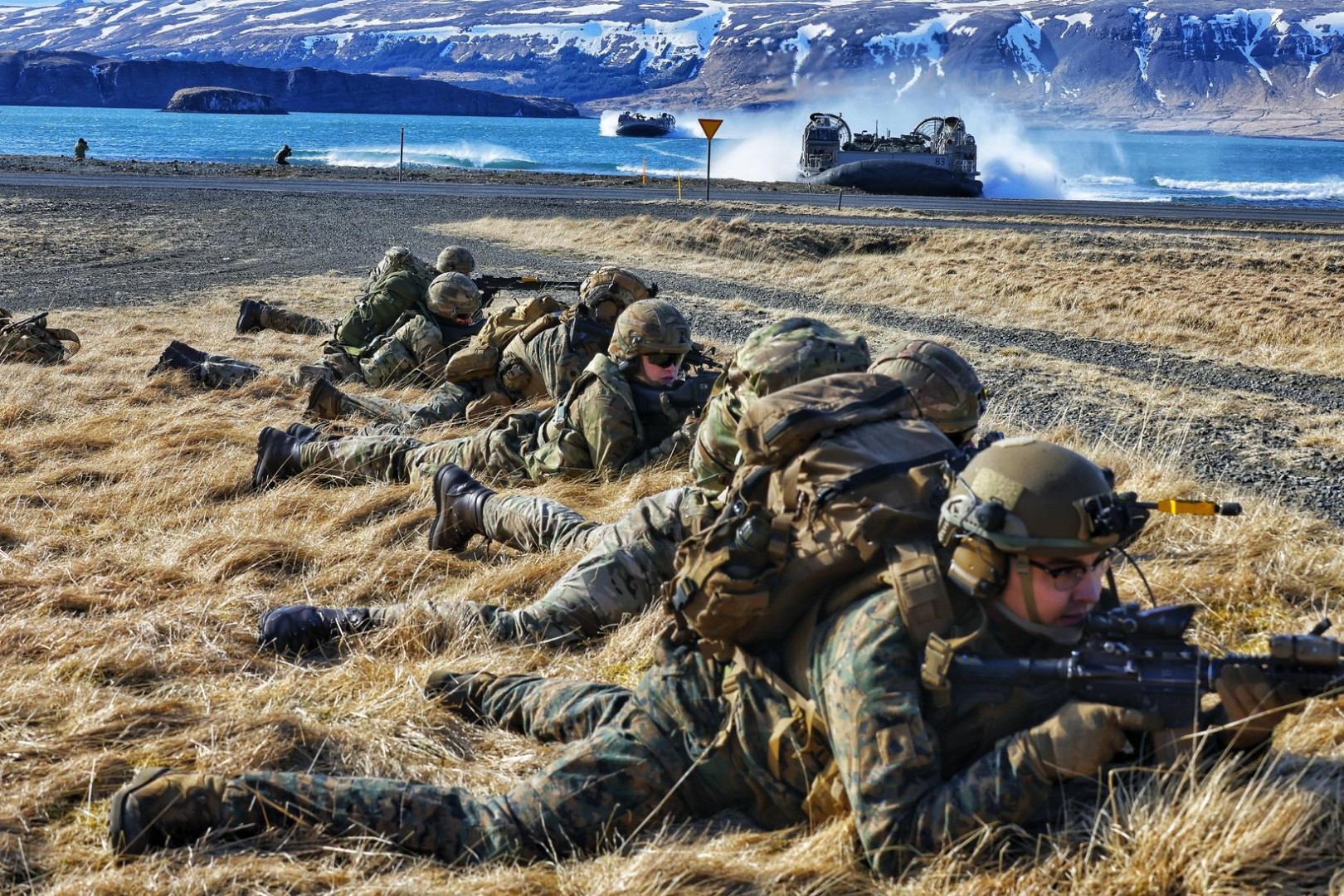 Island između istoka i zapada: Kako mala zemlja igra veliku stratešku ulogu?