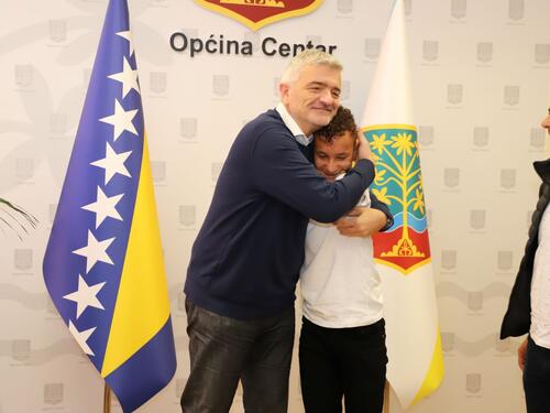 Ismailu Zulfiću uručeni ključevi stana u Sarajevu