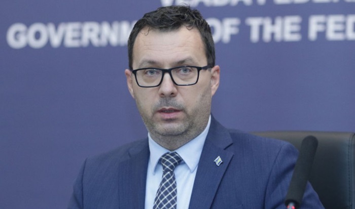 Ispod vozila ministra Džindića pronađena nepoznata naprava