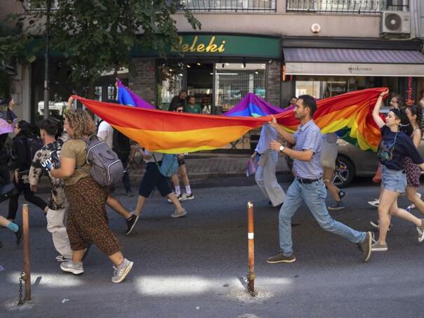 Istanbul: Održana zabranjena Parada ponosa, uhapšeno 15 osoba