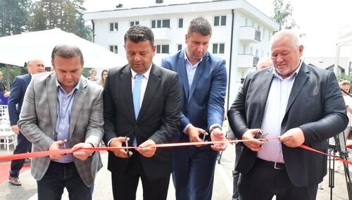 Istočno Novo Sarajevo: 15 porodica uselilo u novoizgrađenu zgradu