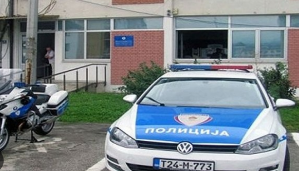 Istočno Sarajevo: Mrtav muškarac pronađen u automobilu