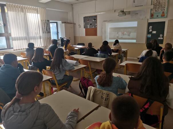 Istočno Sarajevo: Policija sprovodi sve mjere zbog prijetnji u školi