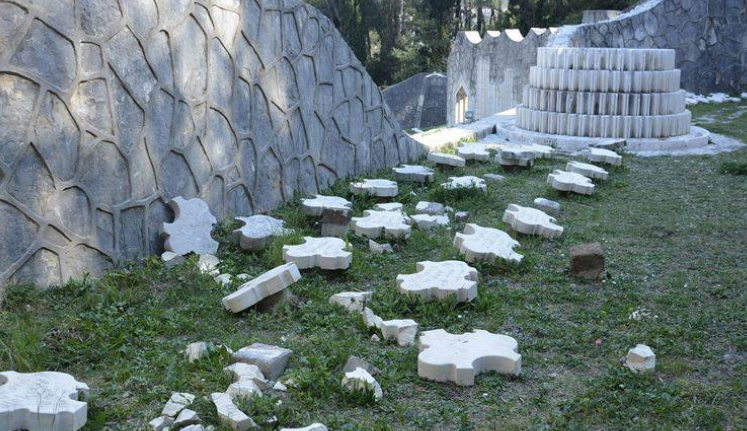 Istraga o uništavanju Partizanskog groblja tapka u mjestu