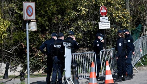 Istražuje se smrt trogodišnje djevojčice pronađene u veš mašini