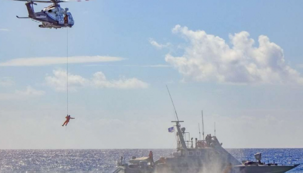 Italija: Obalna straža spasila 32 migranta sa pustog otoka