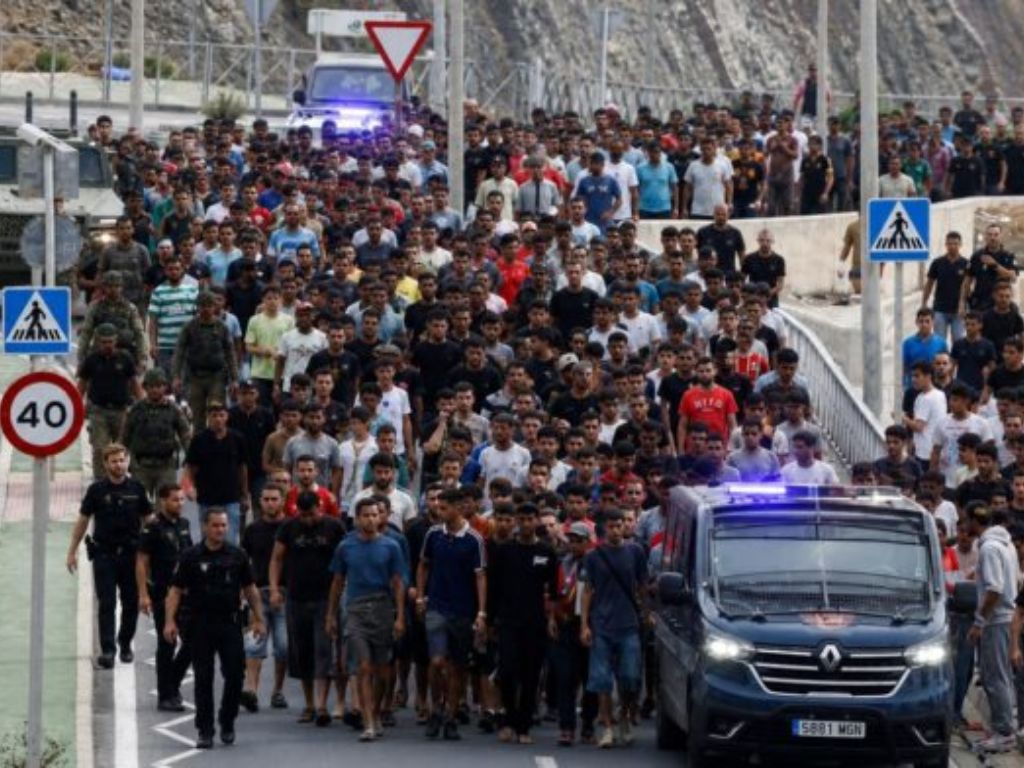 Italija predlaže migrantske centre izvan EU: Obrada zahtjeva i deportacije u trećim zemljama