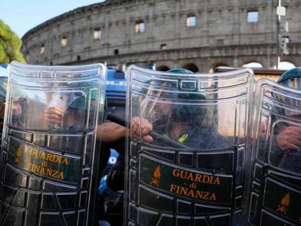 Italija strahuje od novih sukoba, policija i vojska na ulicama