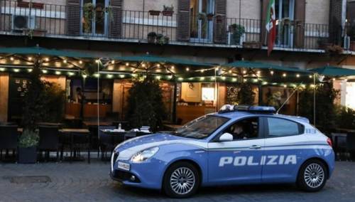 Italija zatvara tržne centre tokom vikenda, ograničava kretanje