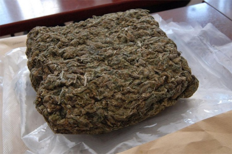 Italijan uhvaćen na crnogorskoj granici: Krio 53 kg droge u plinskim bocama