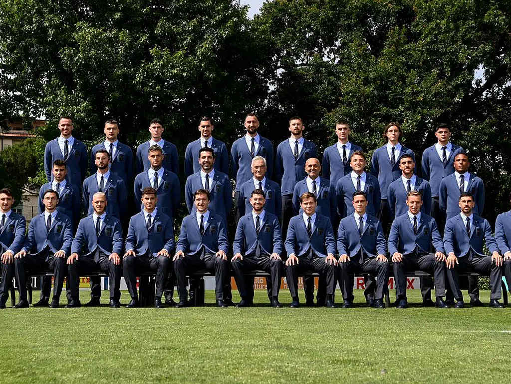 Italijani na EURO putuju kao prava gospoda, svi pozirali u Armani odijelima