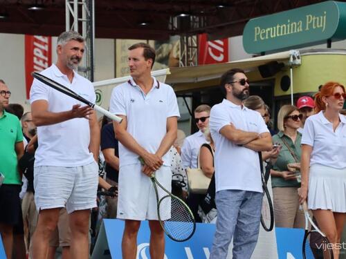 Ivanišević zaigrao tenis sa sarajevskim glumcima, publika uživala