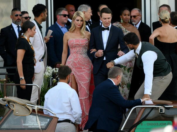 Ivanka Trump ukrala poglede na vjenčanju Lauren Sánchez i Jeffa Bezosa