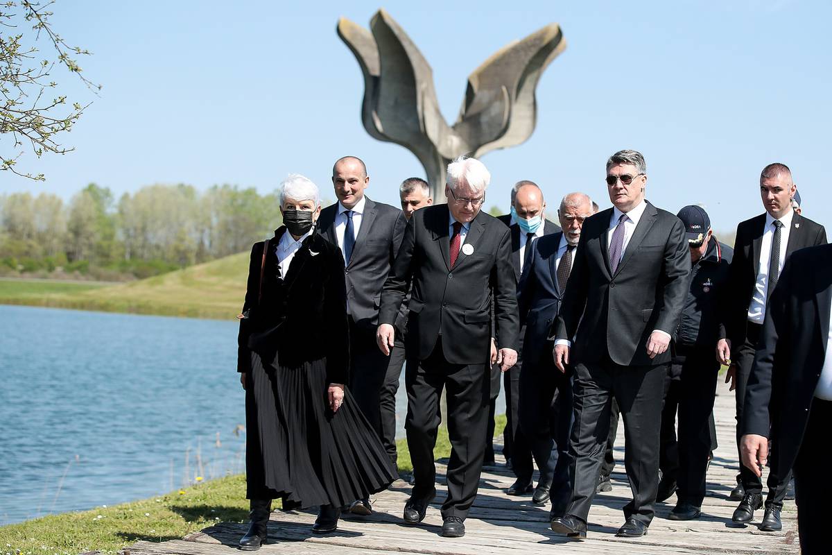 Ivo Josipović: Vrijeme da se jasno zabrani ustaštvo