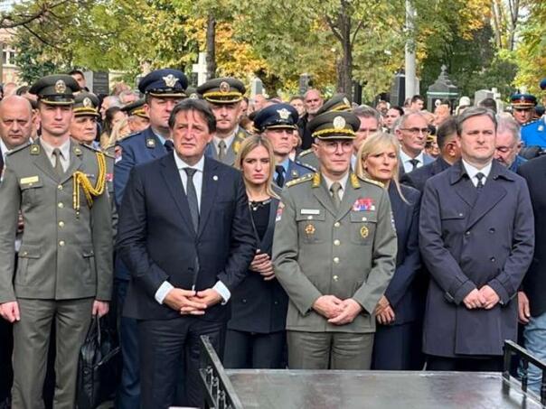 Iz Beograda ništa novo: Državne počasti za ratnog zločinca