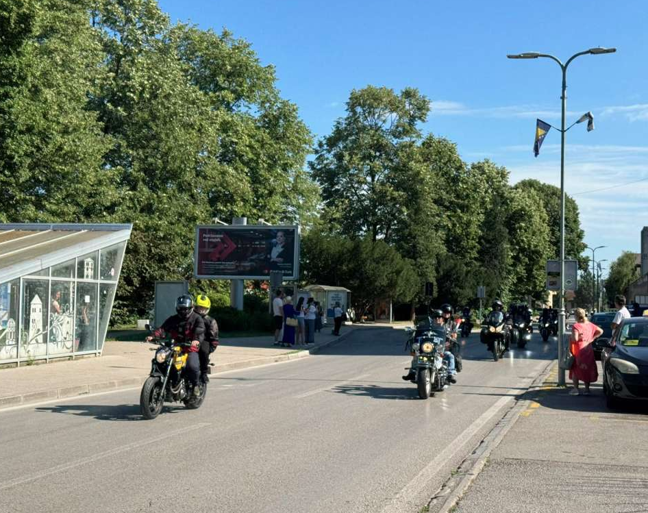 Iz Bihaća prema Potočarima krenula kolona učesnika 15. Moto maratona