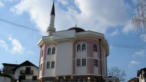 Iz Donje džamije u Doboju ukradeno oko 150 KM