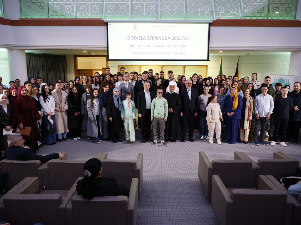 Iz Fonda Bejtul-mal Rijaseta Islamske zajednice u BiH dodijeljne stipendije učenicima i studentima