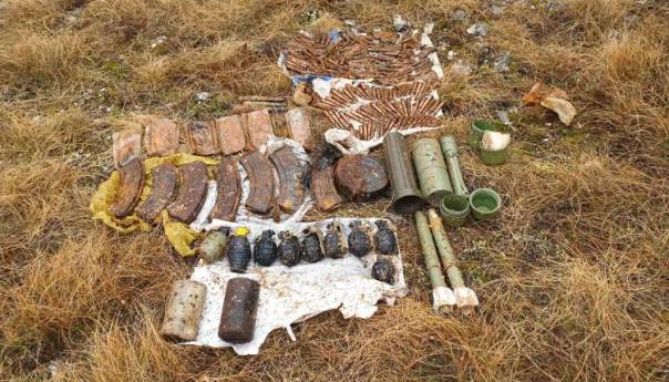 Iz jame Zvetaljka uklonjena veća količina minsko-eksplozivnih naprava