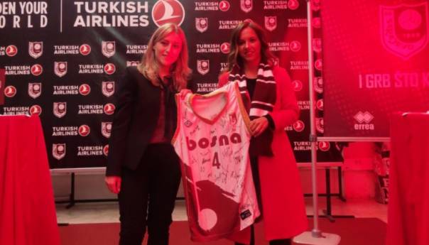 Iz KK Bosna zahvalili se "bordo klubu", Sabrini Buljubašić uručeni pokloni