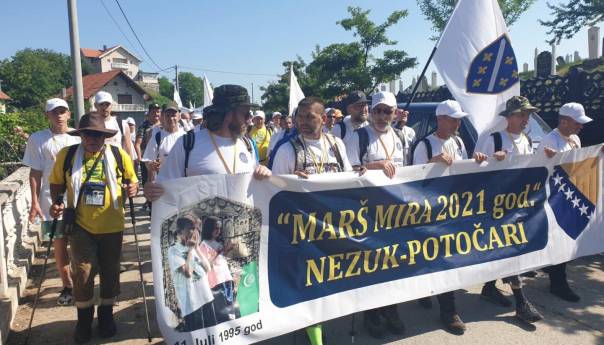Iz Nezuka ka Potočarima krenuo Marš mira sa 2.700 učesnika