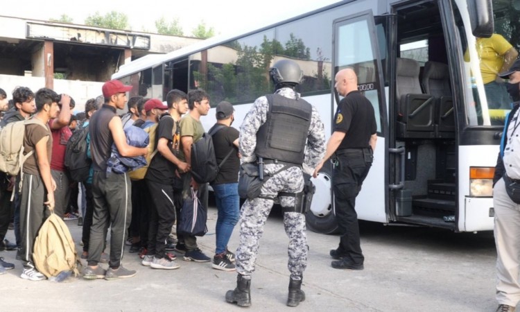 Iz objekta Krajina metala u Bihaću izmještena 253 migranta