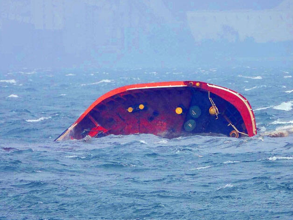 Iz potonulog filipinskog tankera počelo curenje nafte u Manilski zaljev