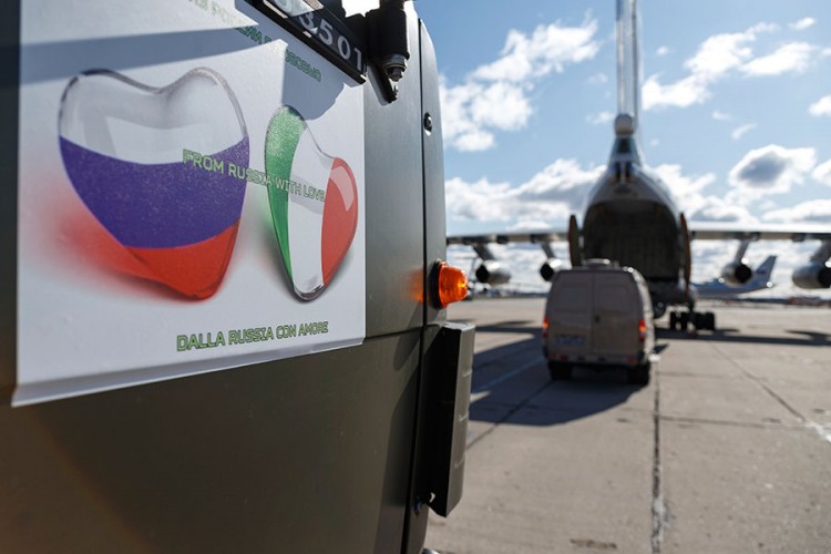 Iz Rusije u Italiju stigao sanitarni top koji za minutu dezinfikuje 90 m2