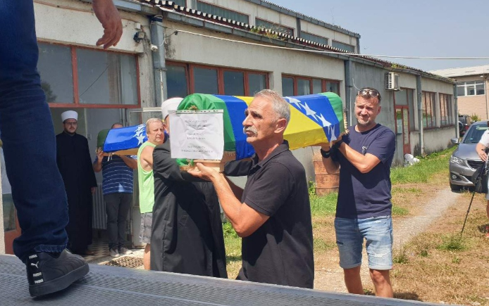 Iz Šejkovače ispraćeni posmrtni ostaci žrtava iz Prijedora
