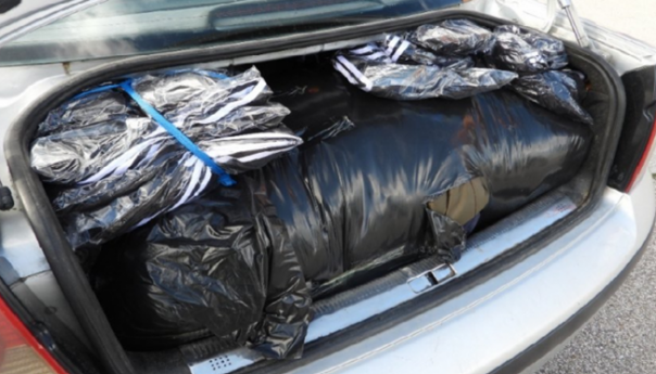 Iz Srbije u BiH pokušao prokrijumčariti veću količinu robe poznatih brendova