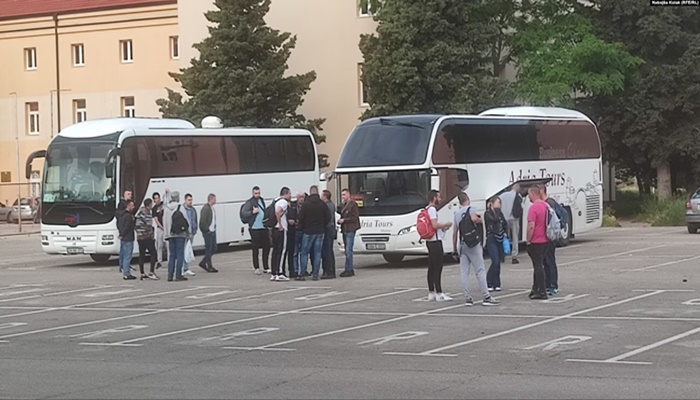 Iz Trebinja krenuo autobus putnika na miting u Beograd