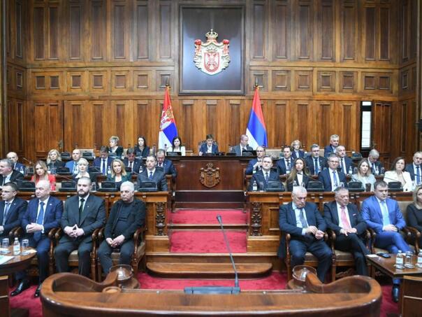 Izabrana nova Vlada Srbije, premijer Đuro Macut